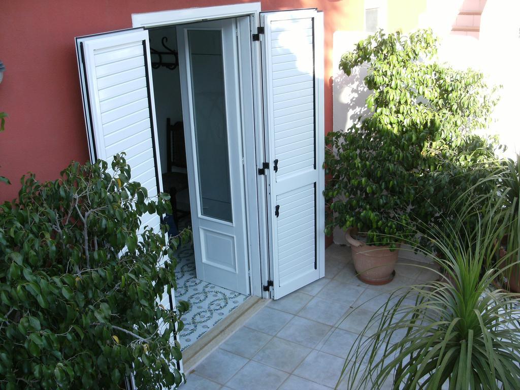 Villa Vista Mare Mela Липари Екстериор снимка