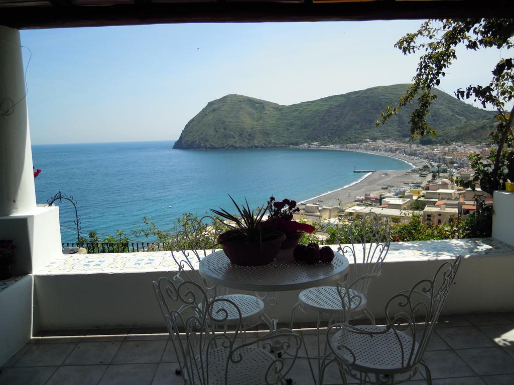 Villa Vista Mare Mela Липари Екстериор снимка