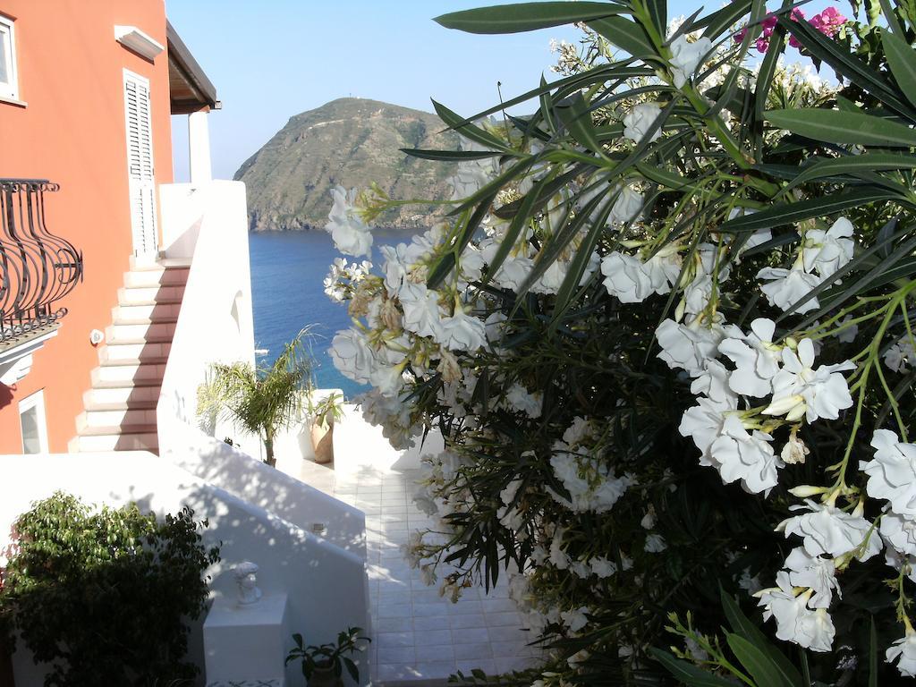 Villa Vista Mare Mela Липари Екстериор снимка