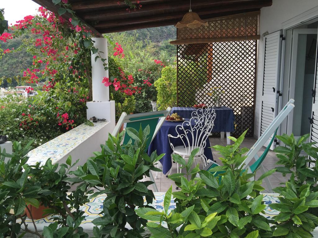 Villa Vista Mare Mela Липари Екстериор снимка