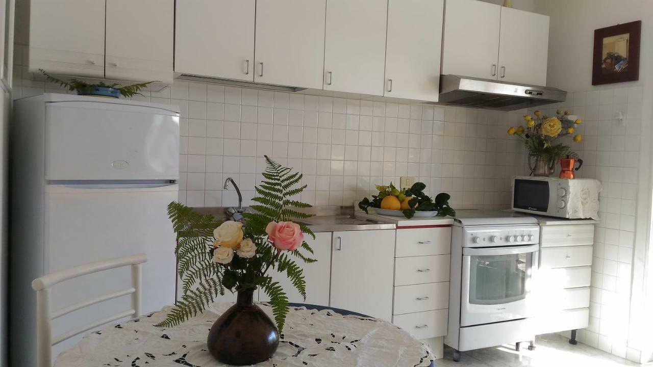 Villa Vista Mare Mela Липари Екстериор снимка