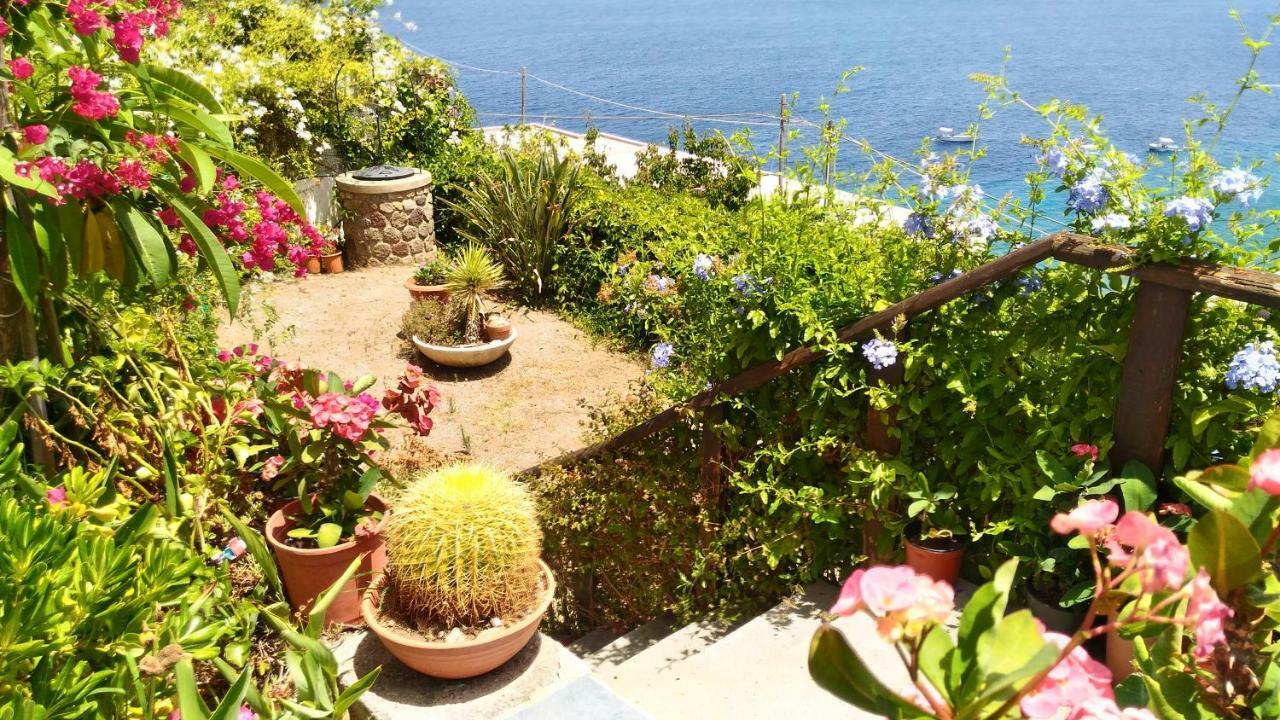 Villa Vista Mare Mela Липари Екстериор снимка