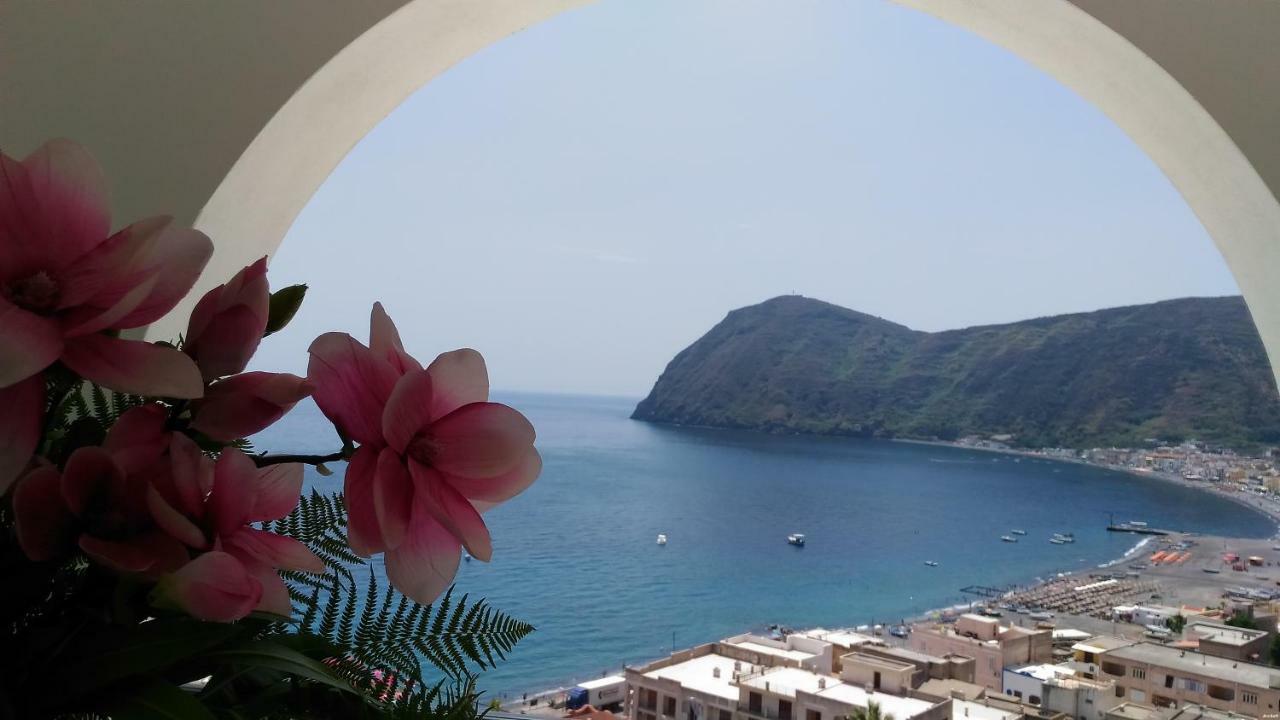 Villa Vista Mare Mela Липари Екстериор снимка