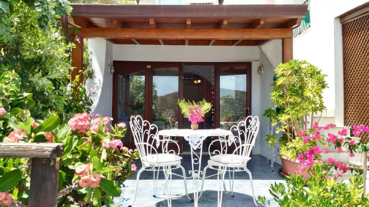 Villa Vista Mare Mela Липари Екстериор снимка