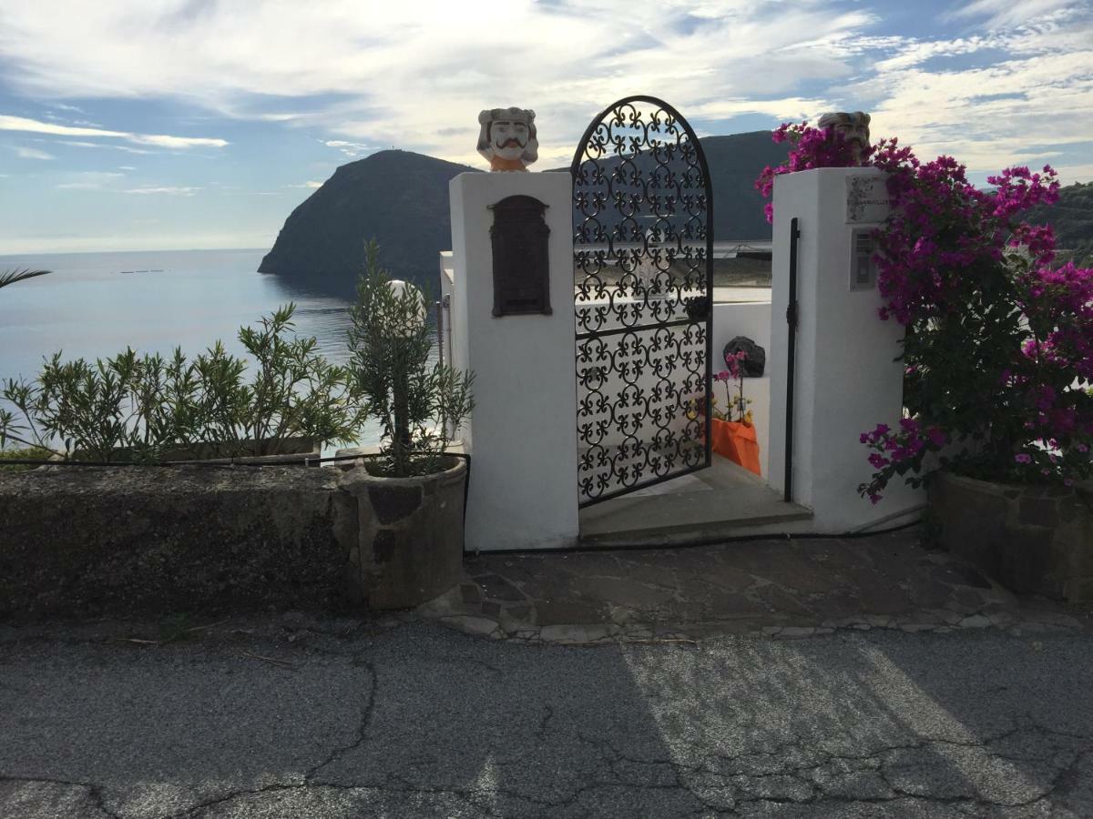 Villa Vista Mare Mela Липари Екстериор снимка